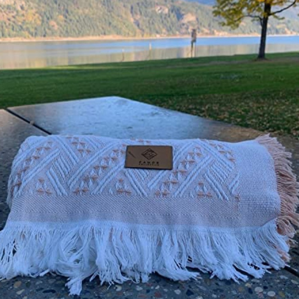 Canoe Collective Beach Blanket with leather carrier new with tags Nomad Blanket - Picture 9 of 13